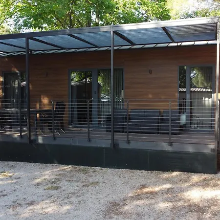 منتجع Luxury Mobile Homes - *